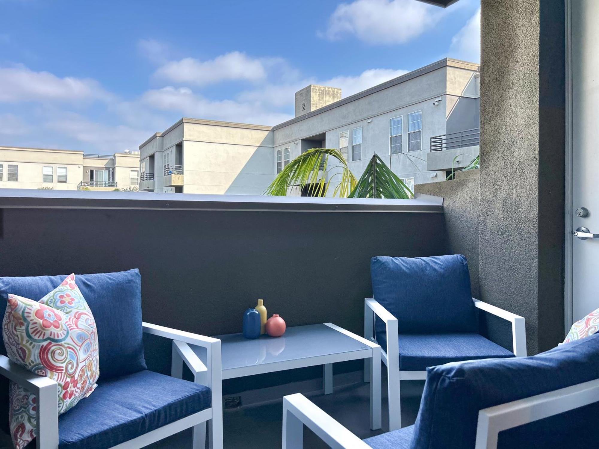 2Bd 2Ba Santa Monica Apartment With Relaxing Pool View 로스앤젤레스 외부 사진