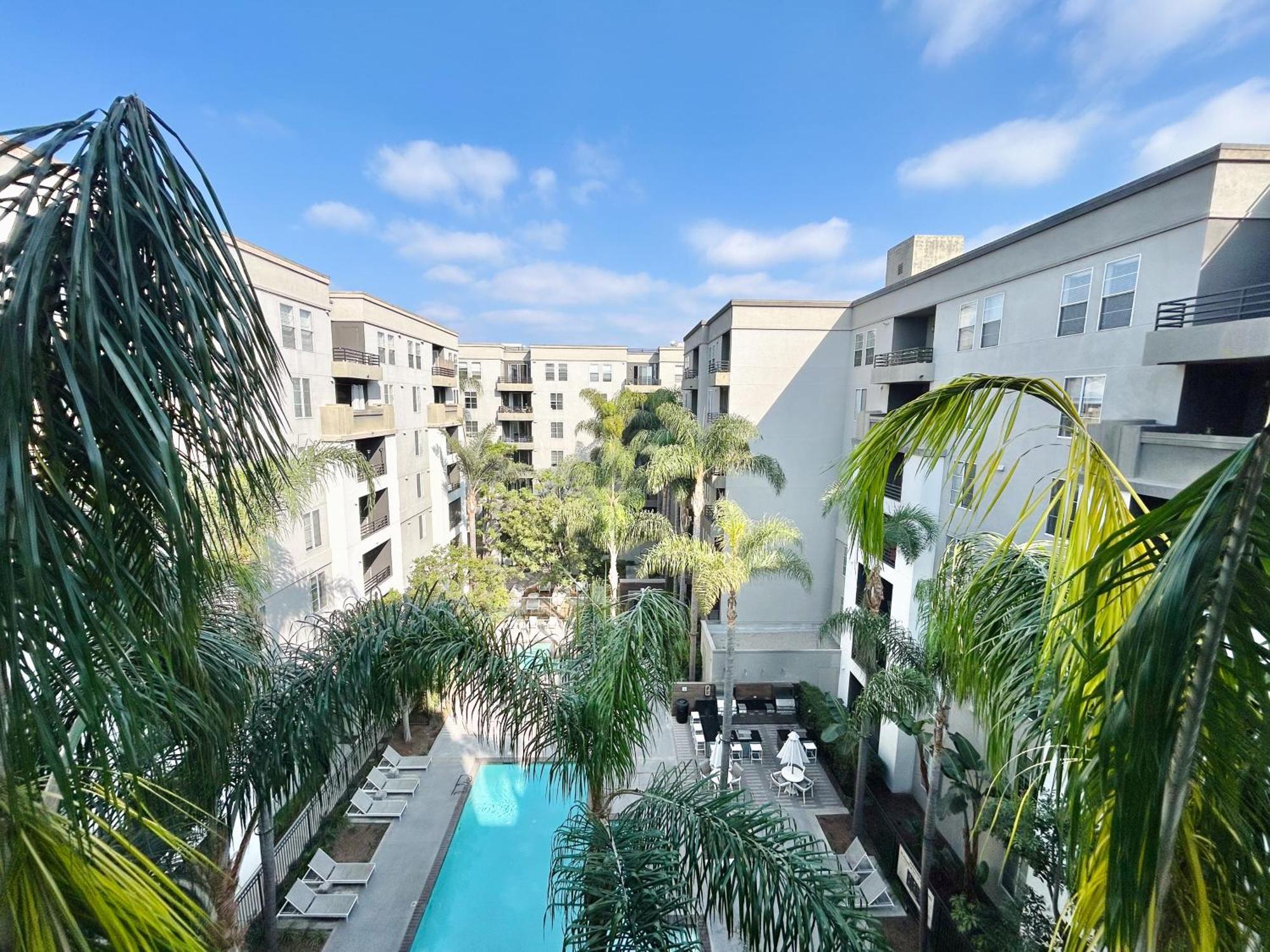 2Bd 2Ba Santa Monica Apartment With Relaxing Pool View 로스앤젤레스 외부 사진