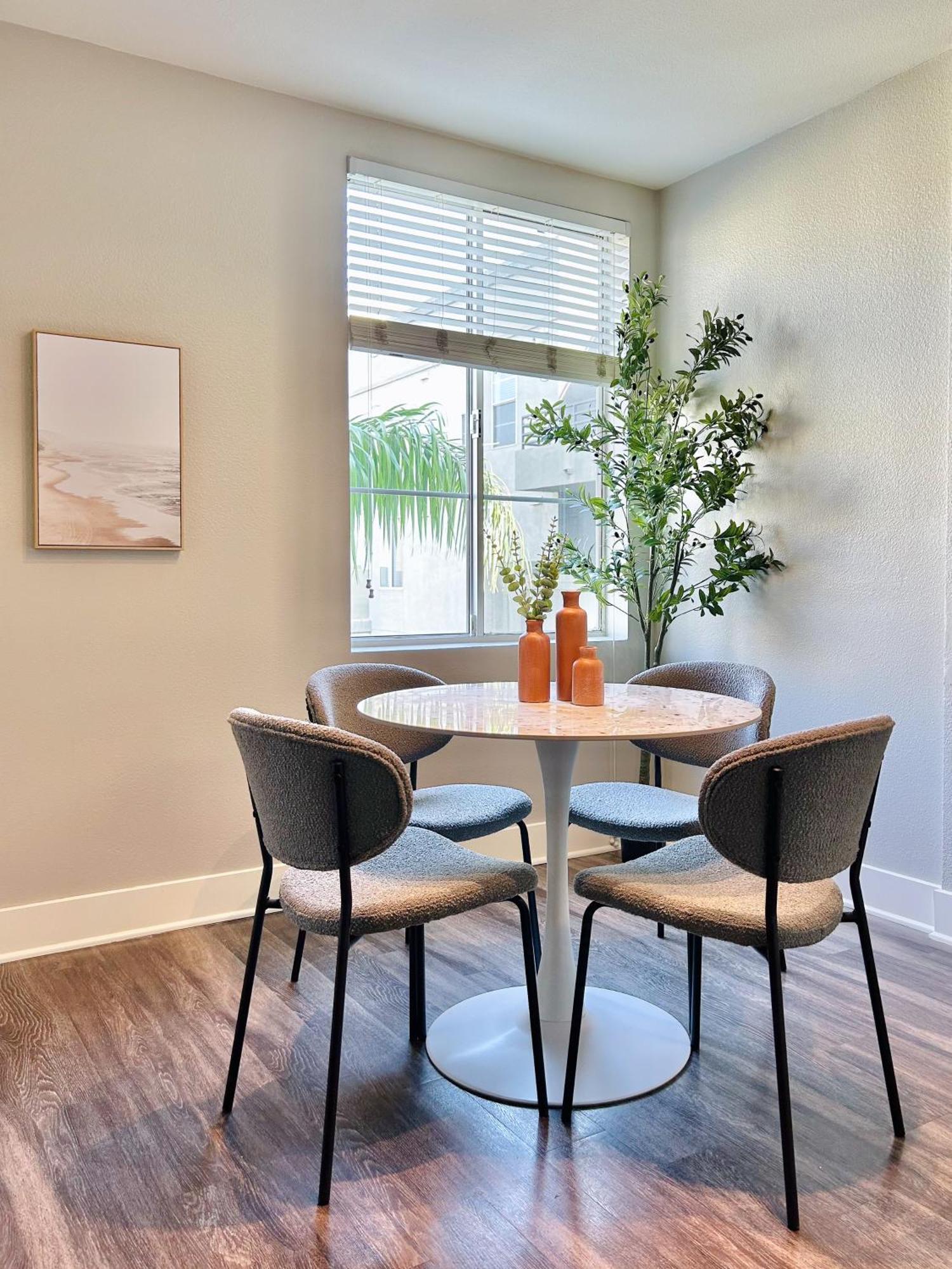 2Bd 2Ba Santa Monica Apartment With Relaxing Pool View 로스앤젤레스 외부 사진