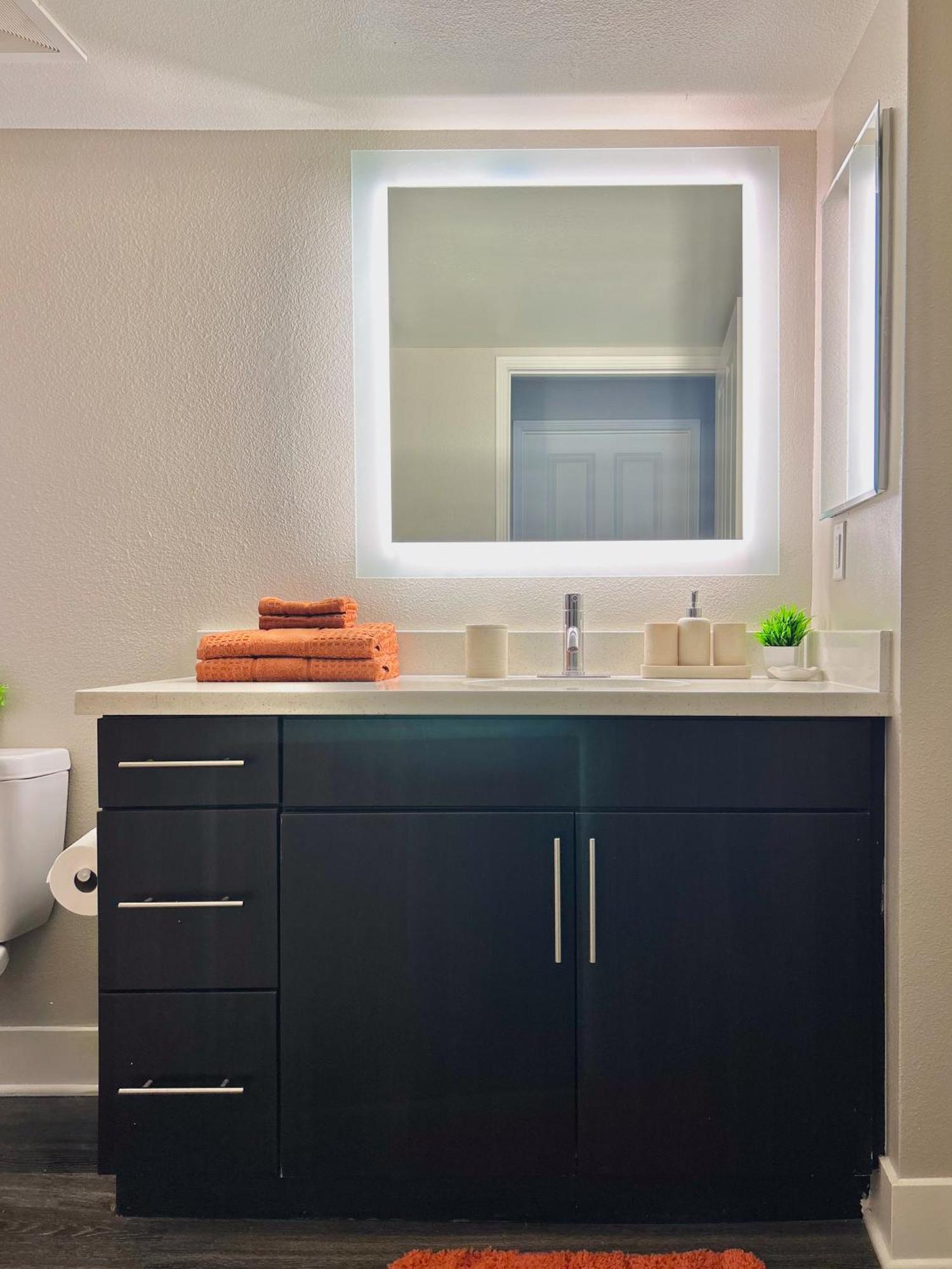 2Bd 2Ba Santa Monica Apartment With Relaxing Pool View 로스앤젤레스 외부 사진