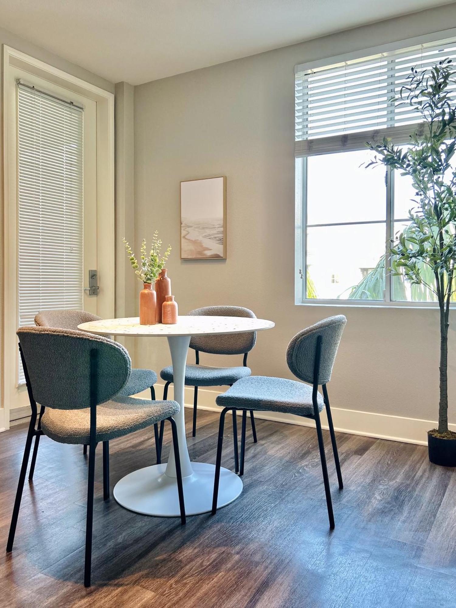 2Bd 2Ba Santa Monica Apartment With Relaxing Pool View 로스앤젤레스 외부 사진