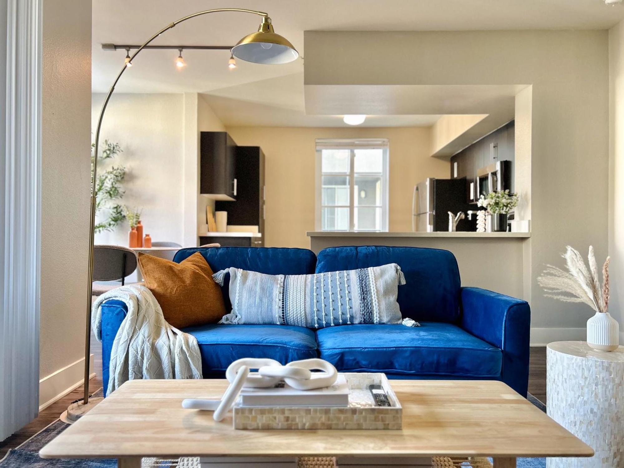 2Bd 2Ba Santa Monica Apartment With Relaxing Pool View 로스앤젤레스 외부 사진
