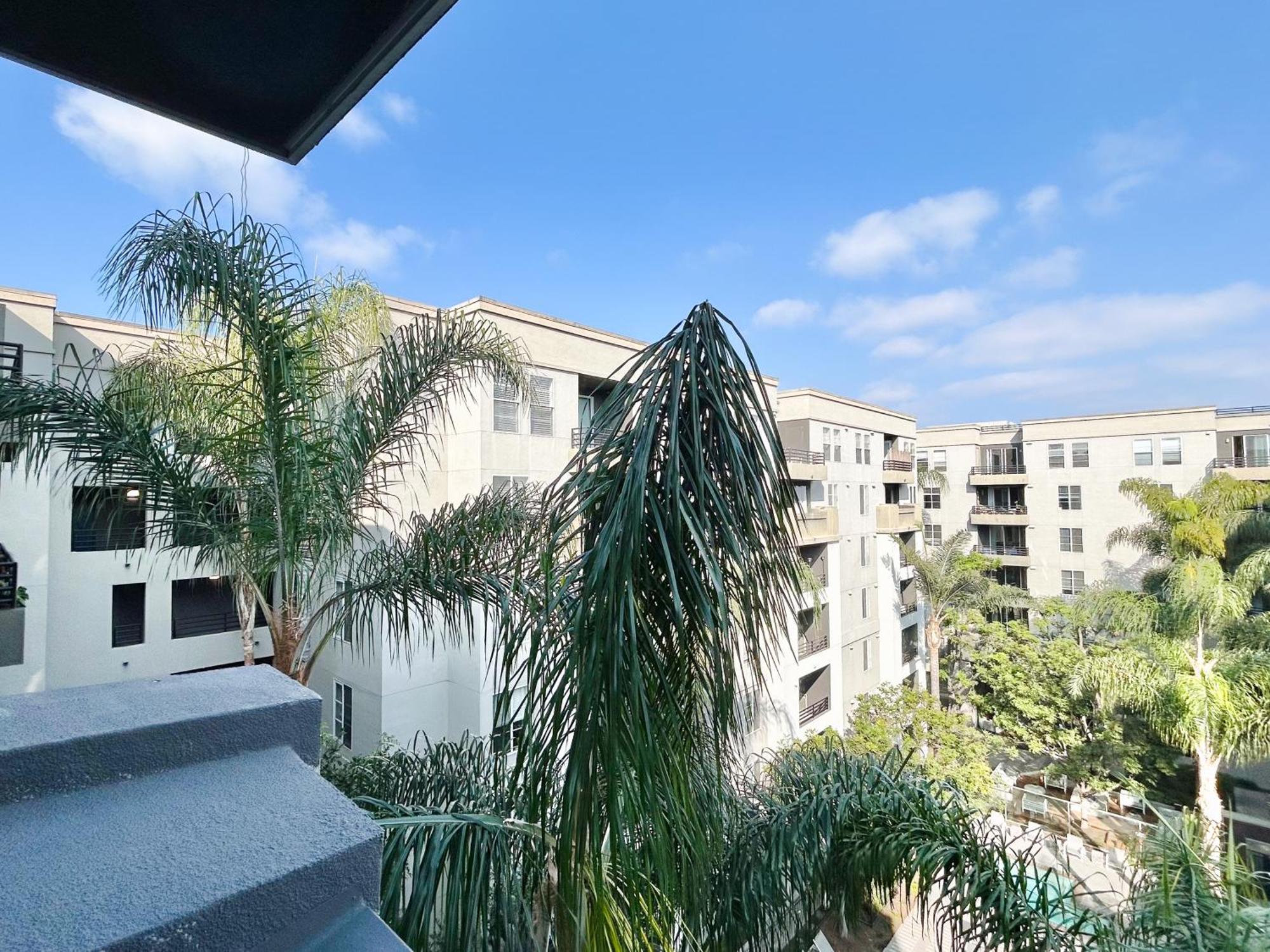 2Bd 2Ba Santa Monica Apartment With Relaxing Pool View 로스앤젤레스 외부 사진