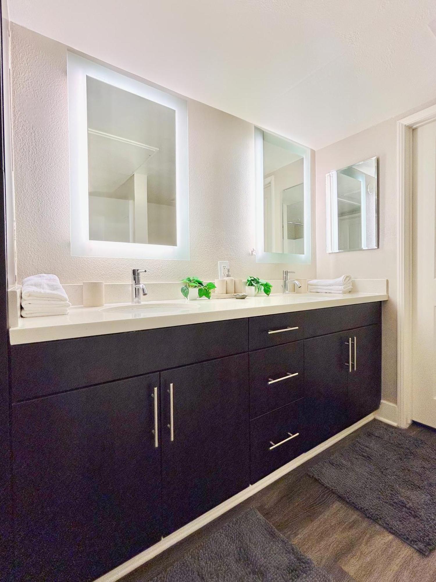 2Bd 2Ba Santa Monica Apartment With Relaxing Pool View 로스앤젤레스 외부 사진